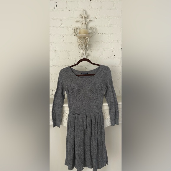 American Eagle Cozy Knit Sweater Dress
Size: Small
EUC - Picture 1 of 8
